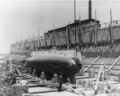 Holland VI в сухом доке Erie Basin, 1 мая 1898 г. Хорошо видно выходное отверстие ТА.