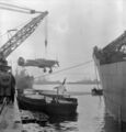 Погрузка Hurricane на CAM-ship в Гибралтаре (1942)