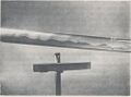 Фотография внутренних волн, образовавшихся в стеклянной трубке.