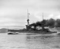 Линейный крейсер HMS Inflexible на полном ходу.