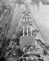 Носовые 406-мм башни линкора USS Iowa. Верфь Нью-Йорка, 22 февраля 1943 г. Внизу снимка - антенна РЛС управления огнем Mark 8.
