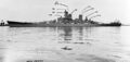 Линкор USS New Jersey на Филадельфийской верфи, 8 июля 1943 г. Обозначены места установки антенн радиоэлектронного оборудования.