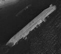 Вид на опрокинувшийся Izumo с высоты 914 метров, 19 мая 1947 года.
