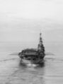 Авианосец HMS Illustrious по пути в Тихий океан. Фото сделано с авианосца HMS Unicorn в январе 1944 года