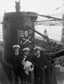 Офицеры лодки HMS Ursala (слева направо) мичман W. Burley, лейтенант A. R. Profit и лейтенант A. R. Marshal. Начало февраля 1943 г.