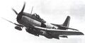 Kaiser-Fleetwings XBTK-1 в полете с подвесным топливным баком, радаром AN/APS-4 и бомбой.