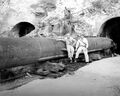 ПЛ вне пещеры-убежища, Япония, 22 сентября 1945 года. Экипаж американского крейсера Boston.