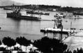 Броненосный крейсер Georgios Averof (слева на заднем плане) с эсминцами Kountouriotis (бортовой № 48), Leon (№ 50), Thyella (№ 31) и Aetos (№ 01, стоит кормой).