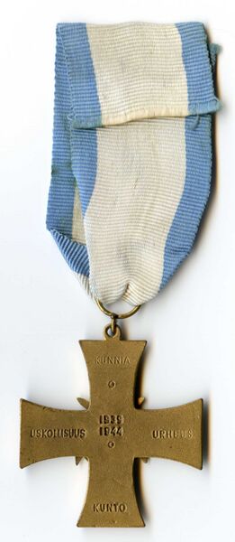 Файл:LAIVASTON RISTI 2.jpg