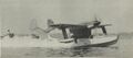 Supermarine Seagull взлетает с поверхности воды
