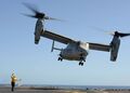 MV-22 Osprey над полетной палубой USS Boxer (LHD 4), март 2015