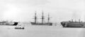 HMS Lord Warden в окружении блокшивов.