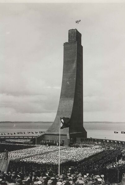 Файл:Marine-Ehrenmal Laboe1.jpg