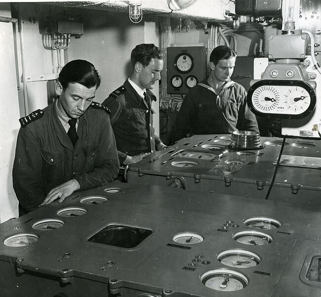 Файл:Maskincentralen på HMS Tre Kronor.jpg