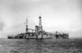 Wisconsin после установки клетчатой передней мачты во время модернизации 1909-1910. U.S. Naval Historical Center Photograph.