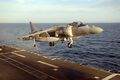 McDonnell Douglas AV-8B Harrier II (Matador) ВМС Испании висит над палубой авианосца Príncipe de Asturias (1982)