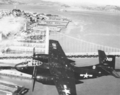 AJ-1 из эскадрильи VC-5 пролетает над мостом Золотые ворота, Сан-Франциско