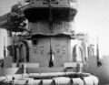 Крупный план надстройки USS North Carolina, февраль 1942. На переднем плане батарея 20-мм установок Oerlikon.