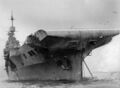 Авианосец HMS Illustrious на якорной стоянке 26 октября 1949 года.