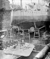 Корма с винтами и рулем (лежит на переднем плане) крейсера USS Cincinnati. Южный док Бостона, декабрь 1931 г.