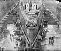 Корма с винтами крейсера USS Cincinnati в доке. Вероятно, идет достройка. Такома, 1923 г.