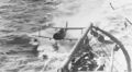 Гидросамолет-разведчик «Curtiss» SOC Seagull сел у борта крейсера USS Memphis, начало 1942 г.