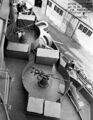 20-мм автоматы «Oerlikon» линкора USS Pennsylvania, Сан-Франциско, 26 февраля 1942 г. Ниже - 127-мм/25 зенитка и ствол 127-мм/51 орудия.