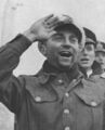 Прин приветствует лодку, возвращающуюся на базу.