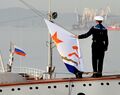 Торжественное поднятие Гвардейского краснознаменного флага на подводной лодке С-56. Владивосток, 9 мая 2007 года
