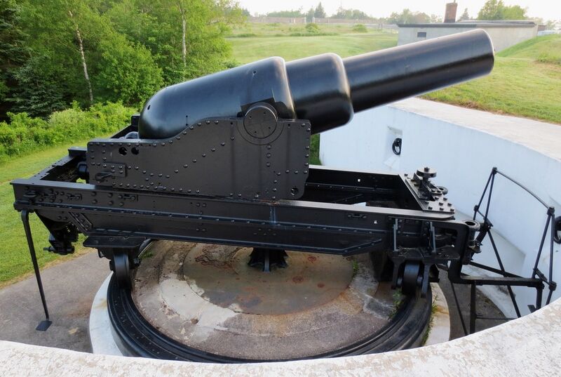 Файл:RML 9-inch 12-ton Gun Mk III.JPG