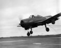 Ryan FR-1 Fireball из VF-41 совершает посадку на палубу эскортного авианосца USS Bairoko, 13 марта 1946 года. Снимок сделан в то мгновение, когда случилась очередная авария с участием передней стойки шасси...
