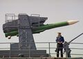 Носовая ПУ ЗРК «Ураган» на эсминце «Настойчивый» (фото 8 июня 2003 года)