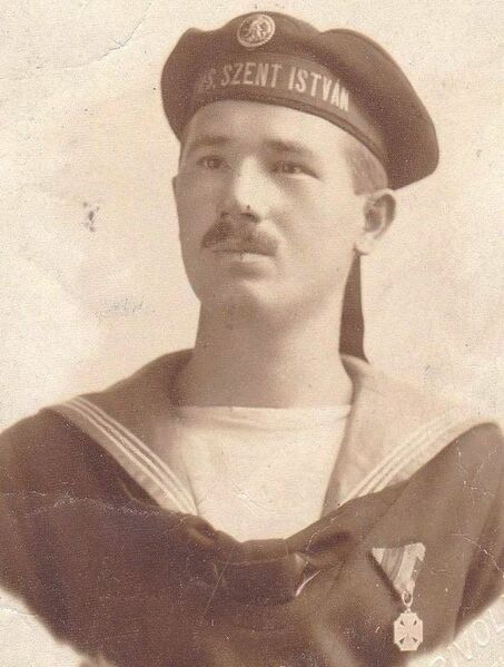 Файл:SMS Szent Istvan crew member.jpg