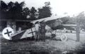 Истребители MGJ I на аэродроме. На втором плане самолет Fokker E. V на каком летал Заксенберг.