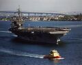 USS Constellation выходит из Сан-Диего в очередной поход, 1997 год