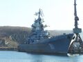 «Адмирал Лазарев» во время разоружения на стоянке у 7-го пирса бухты Абрек, осень 2007 года
