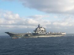 ТАКР «Адмирал Кузнецов» проходит через Гибралтар, декабрь 2007 года