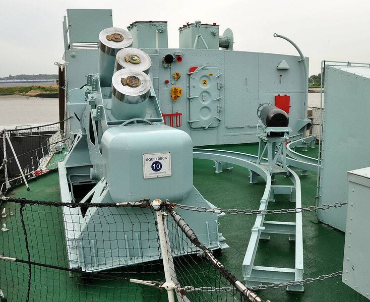 Файл:Squid-hms-cavalier-r73.jpg