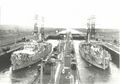 Броненосцы USS Alabama (BB-8) и USS Illiniis (BB-7) в Панамском канале