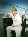 Командир крейсера USS Alaska Кеннет Х. Нобл на мостике корабля, февраль 1945 г.