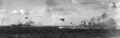 Большой крейсер USS Alaska защищает от камикадзе авианосец USS Intrepid из TF-38, 18 марта 1945 г.