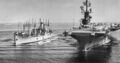 USS Aldebaran (AF-10) и USS Intrepid (CVA-11) во время пополнения запасов, около 1962 года, вероятно, в Средиземном море.