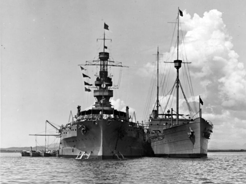 Файл:USS Arizona 40.jpg