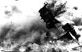Пожар в районе носовой надстройки на USS Arizona после взрыва погребов, 7 декабря 1941 г.