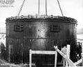 Демонтаж барбета 356-мм башни №3 линкора USS Arizona, апреля 1943 г.