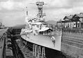 Крейсер USS Detroit, локрашенный в «тропичческий белый» цвет. Док в зоне Панамского канала, февраль 1939 г.