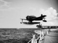 Curtiss SC-1 Seahawk взлетает с катапульты USS Iowa (BB-61), июль 1947 года.