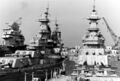 Слева направо: авианосец USS Shsnfgri-La, линкоры USS Wisconsin и USS Iowa. Филадельфия, октябрь 1978 г.