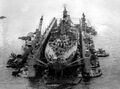 Линкор USS Iowa в плавдоке USS ABSD-2. Манус, Адмиралтейские о-ва, 1945 г.