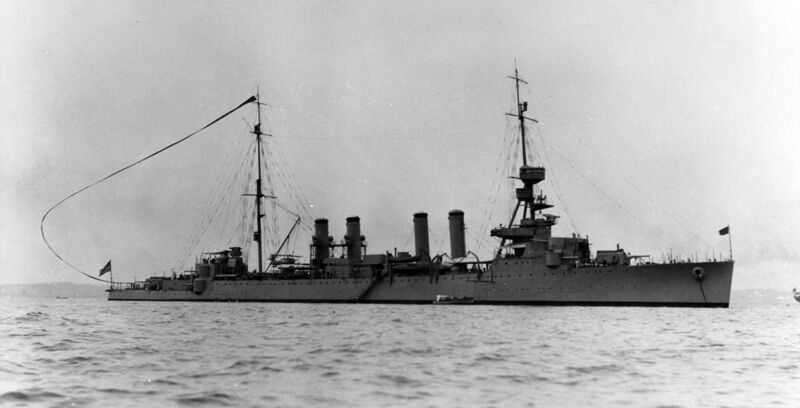 Файл:USS Milwaukee 04.jpg